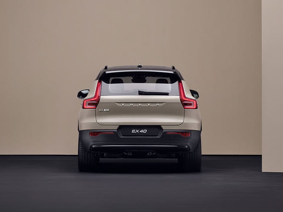 model volvo EX40