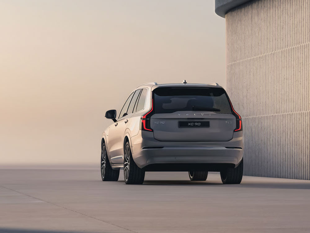 model volvo XC90 Hybrid